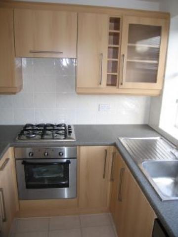 			VIEWINGS ARE HIGHLY RECOMMENDED!, 3 Bedroom, 1 bath, 1 reception Flat			 Leeside Crescent, GOLDERS GREEN NW11